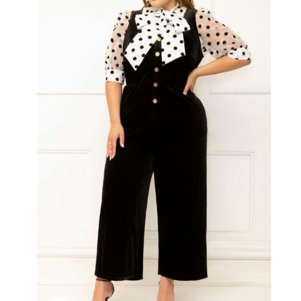 NWT Eloquii Elements Velvet Sleeveless Cropped Jumpsuit in Black Onyx